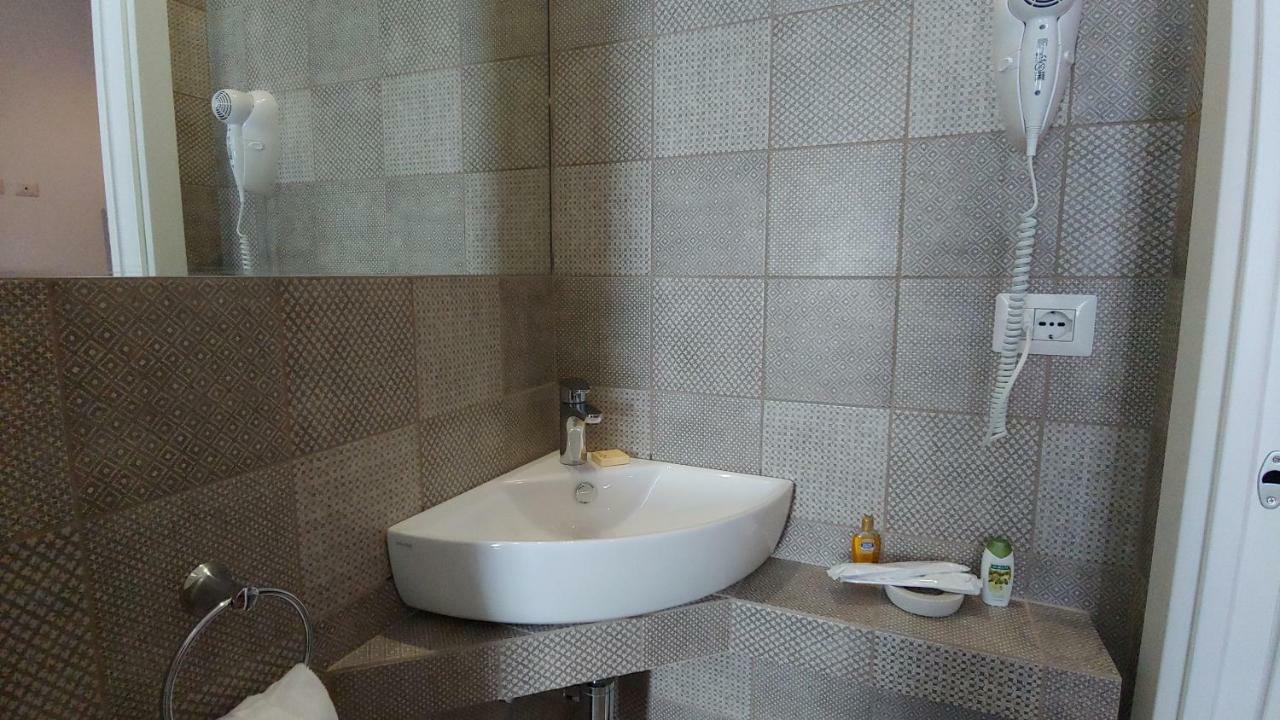 מילאנו B&B El Brumista מראה חיצוני תמונה